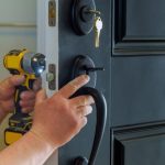 How Should You Hire a Reputed Locksmith?